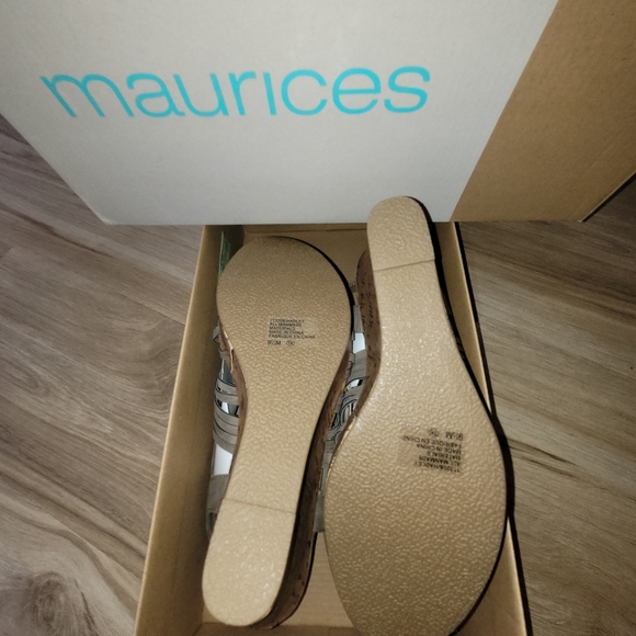 NWT Maurice's Open Toe Strappy Wedge | Size 9.5 Color: gray - Picture 7 of 8